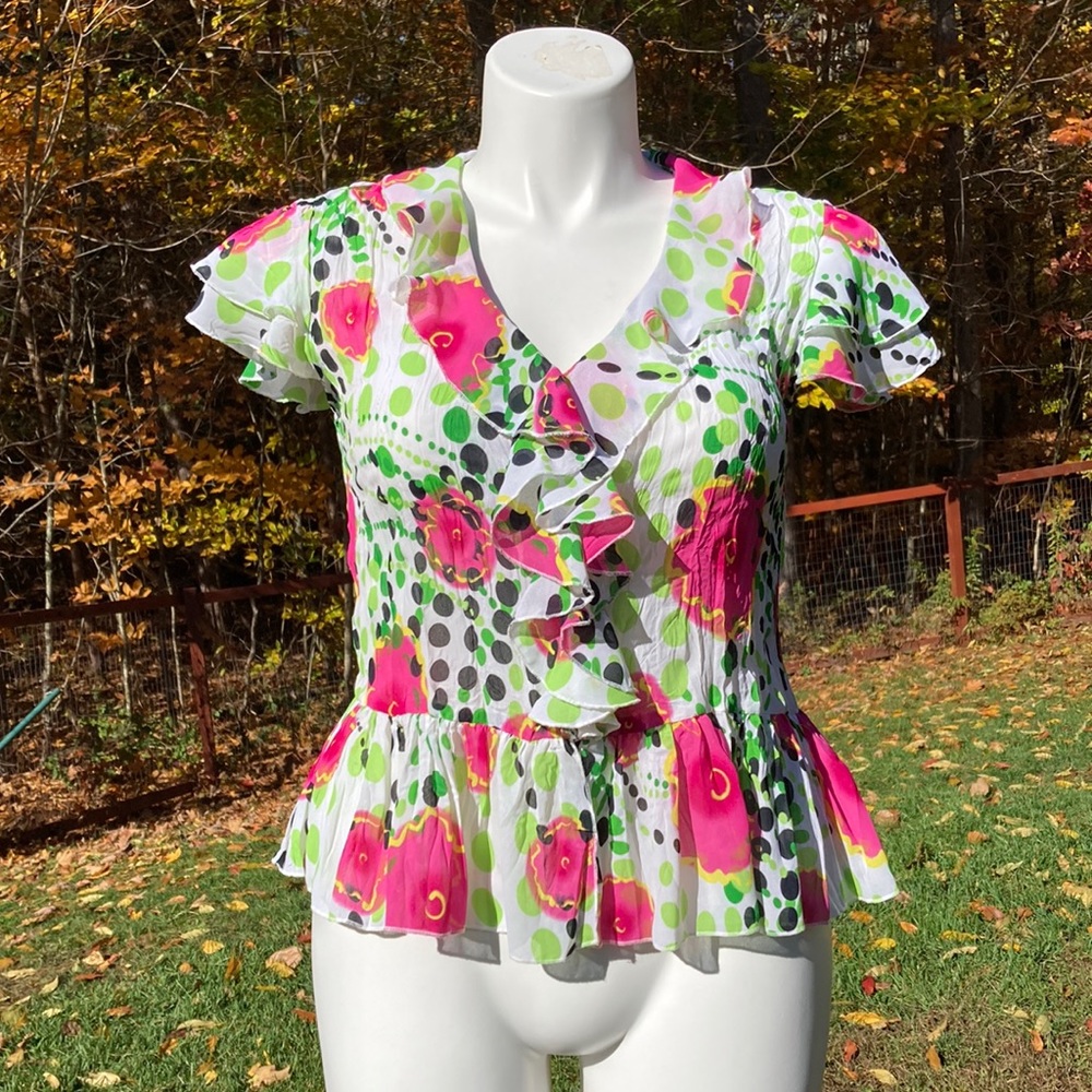Dots and flowers flouncy ruffled V-front top size L